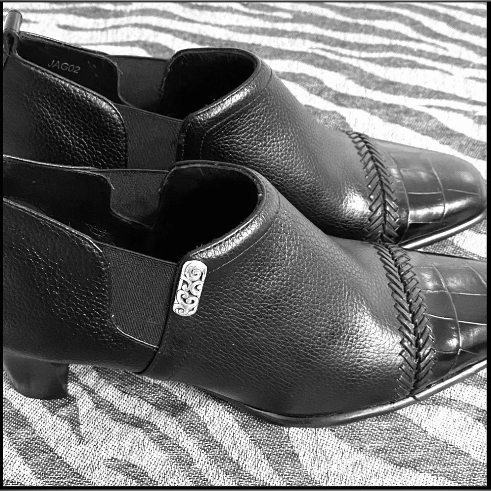 Brighton TreeShoe Bootie, Pebbled Leather Lace & Croc Details NWOB 6.5 VIDEO NOW